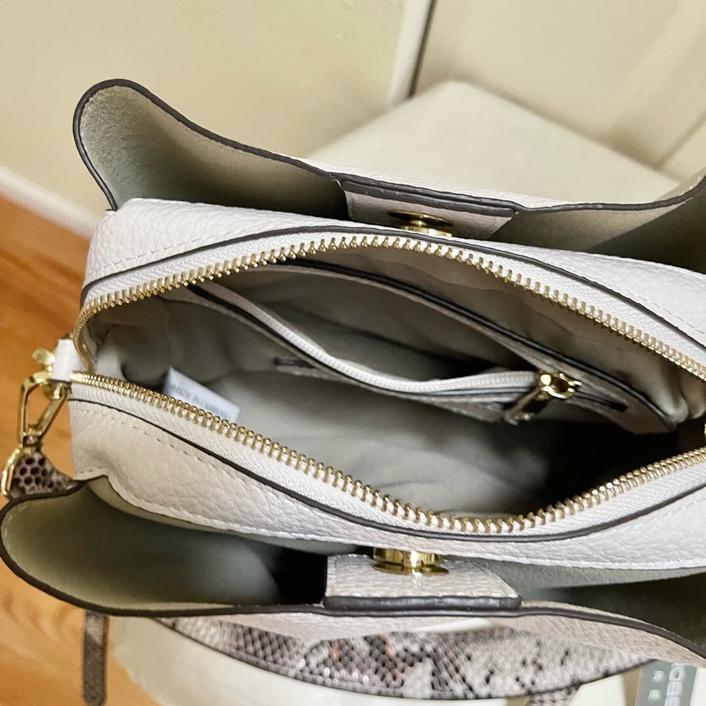 BNWT Sondra Roberts Squared vegan leather bag - Picture 12 of 16